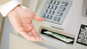 Thực hiện cách gửi ngay tại cây ATM